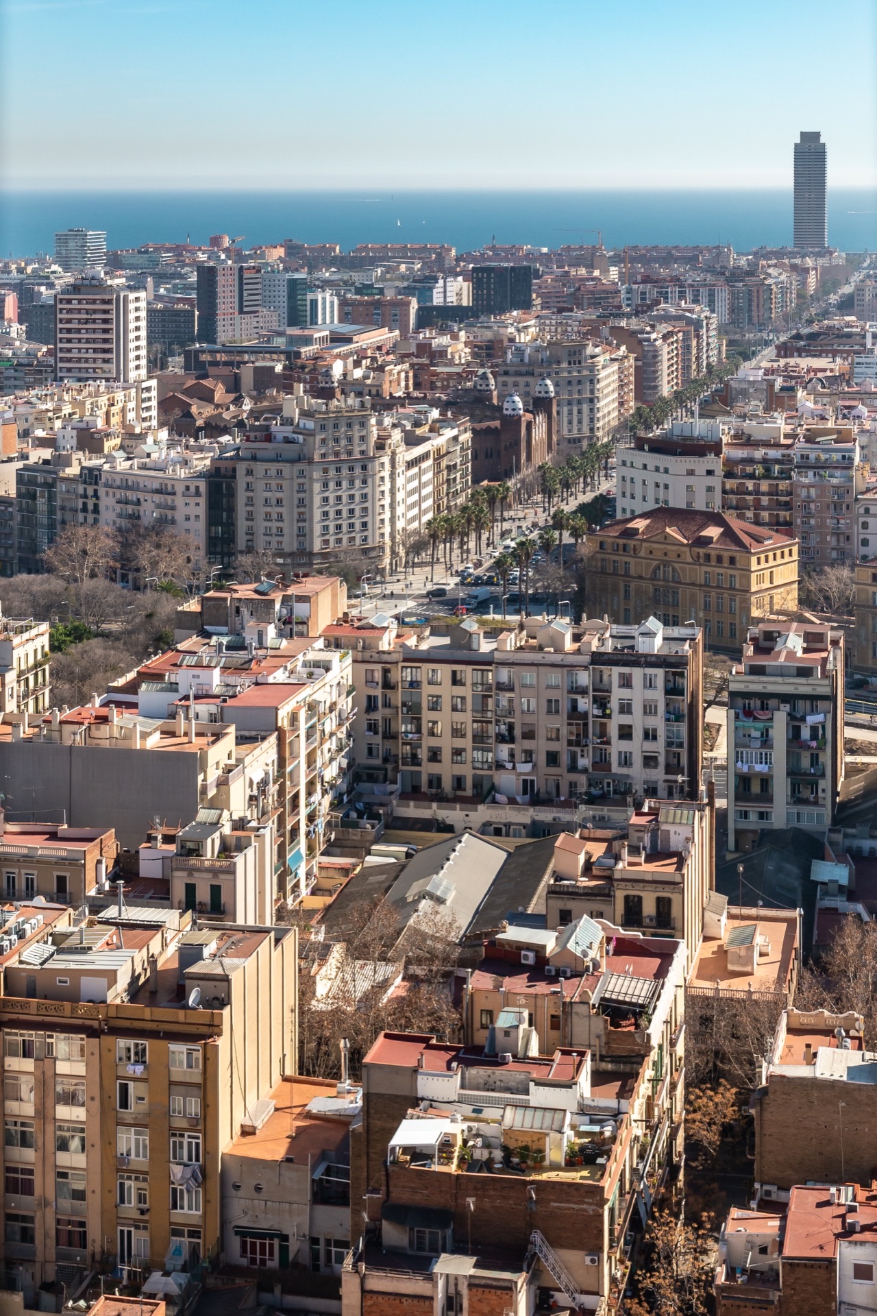 Barcelona Eixample neighborhood grid and architecture